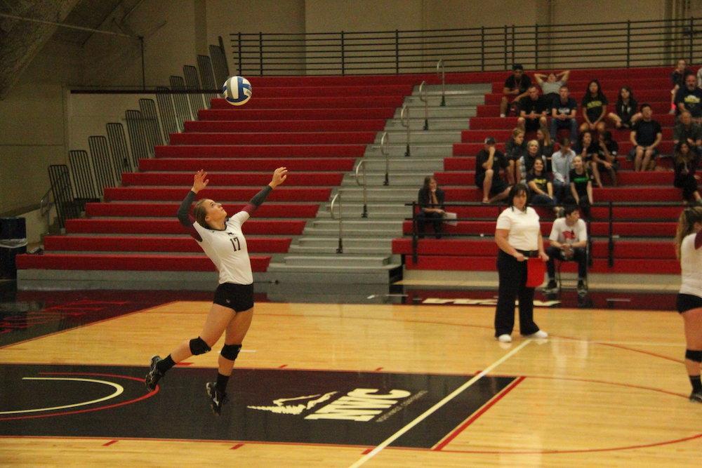 Volleyball sweeps opening weekend of  Northwest Conference action